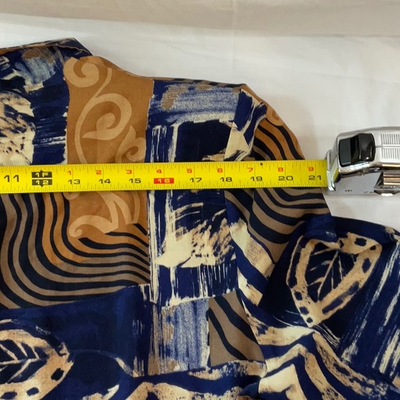 Vintage Sea Suns button down blouse with shoulder pads. Shell buttons. XL navy - Picture 8 of 8